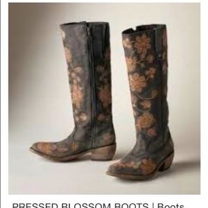 Women’s 8 1/2 liberty black boot